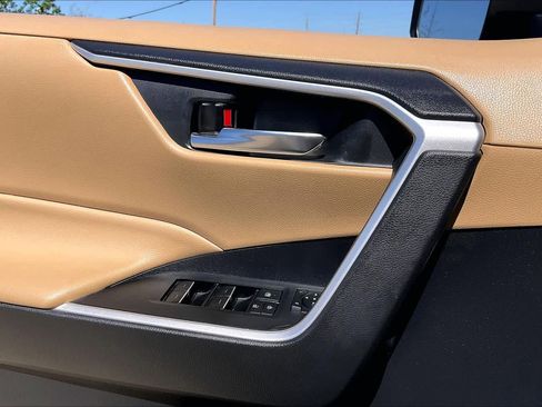 Used 2022 Toyota RAV4 XLE w/ Convenience Package image 34