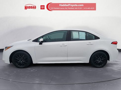 Certified 2021 Toyota Corolla LE image 2