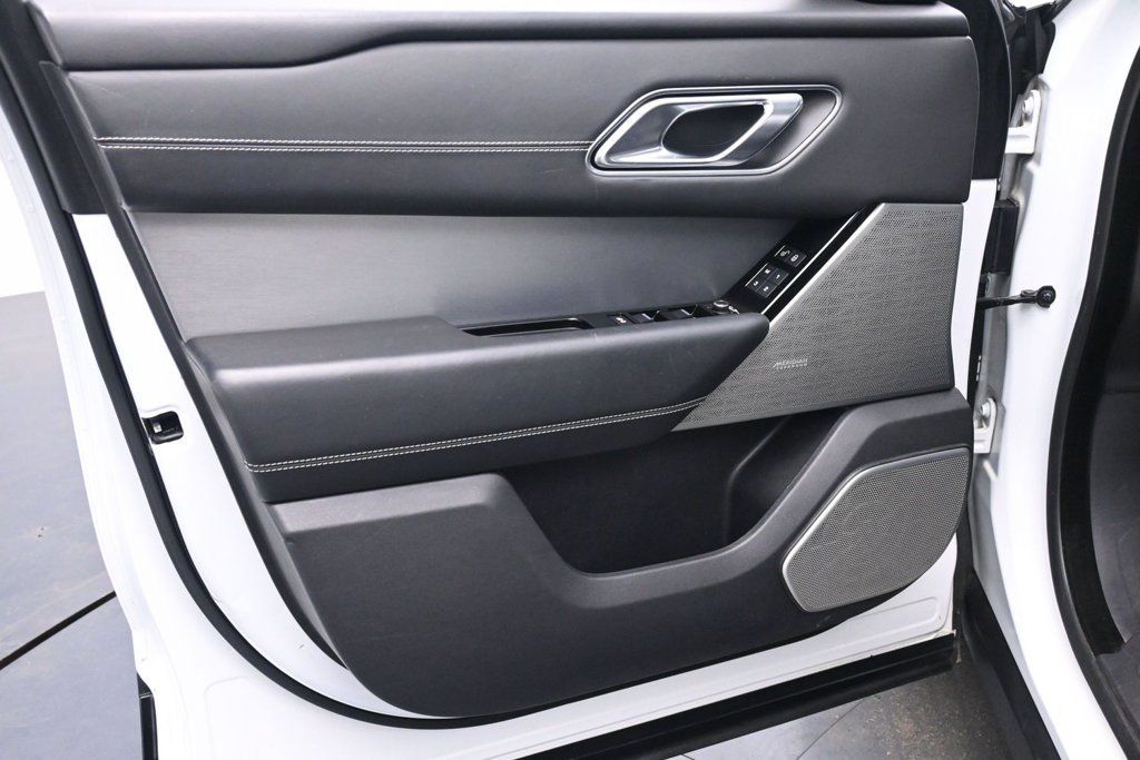 Used 2018 Land Rover Range Rover Velar R-Dynamic HSE AWD/4WD image 9