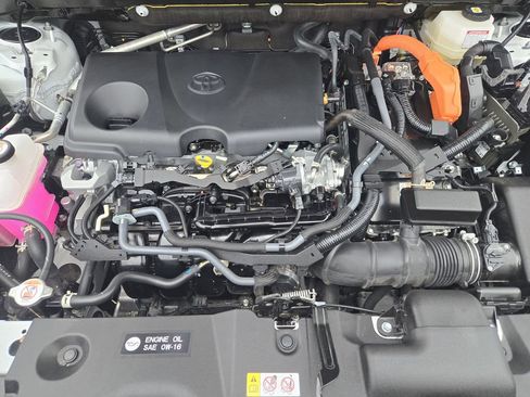 Used 2025 Toyota RAV4 XLE Premium image 33