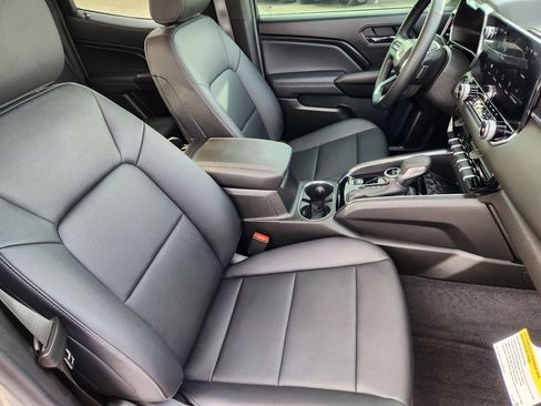 Certified 2025 GMC Canyon Elevation w/ Convenience Package image 17