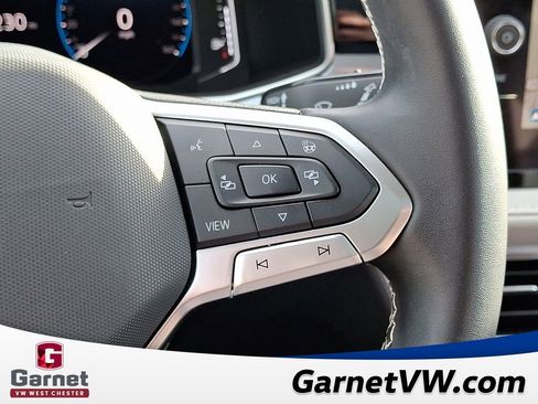 Used 2025 Volkswagen Taos SEL image 23