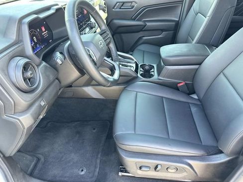 Used 2025 Chevrolet Colorado Trail Boss image 16