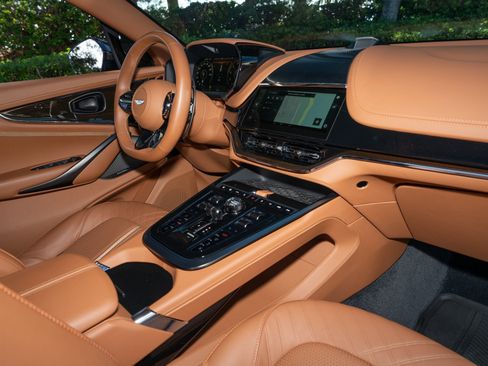 Used 2025 Aston Martin DBX 707 image 14