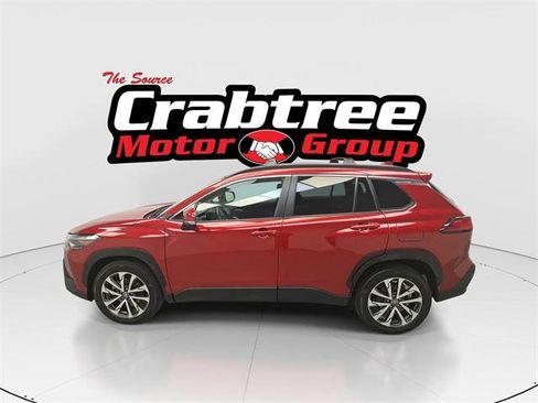 Certified 2022 Toyota Corolla Cross XLE image 1