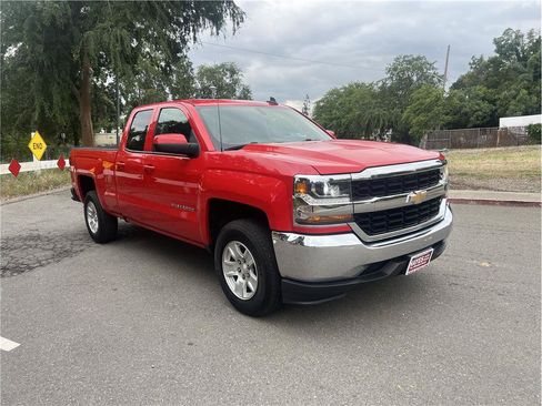 Used 2018 Chevrolet Silverado 1500 LT RWD image 1