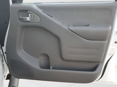 Used 2019 Nissan Frontier SV image 37