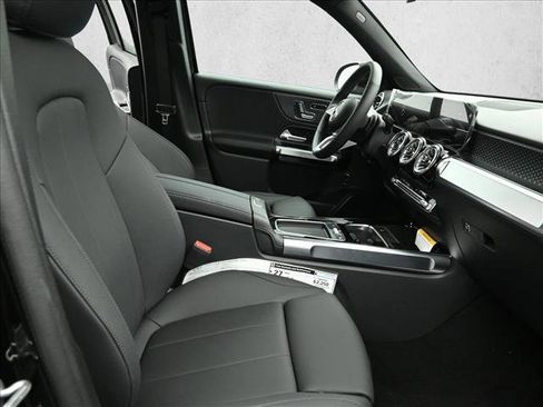 Certified 2025 Mercedes-Benz GLB 250 4MATIC image 26