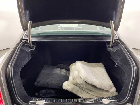 Used 2018 Rolls-Royce Phantom Sedan image 36