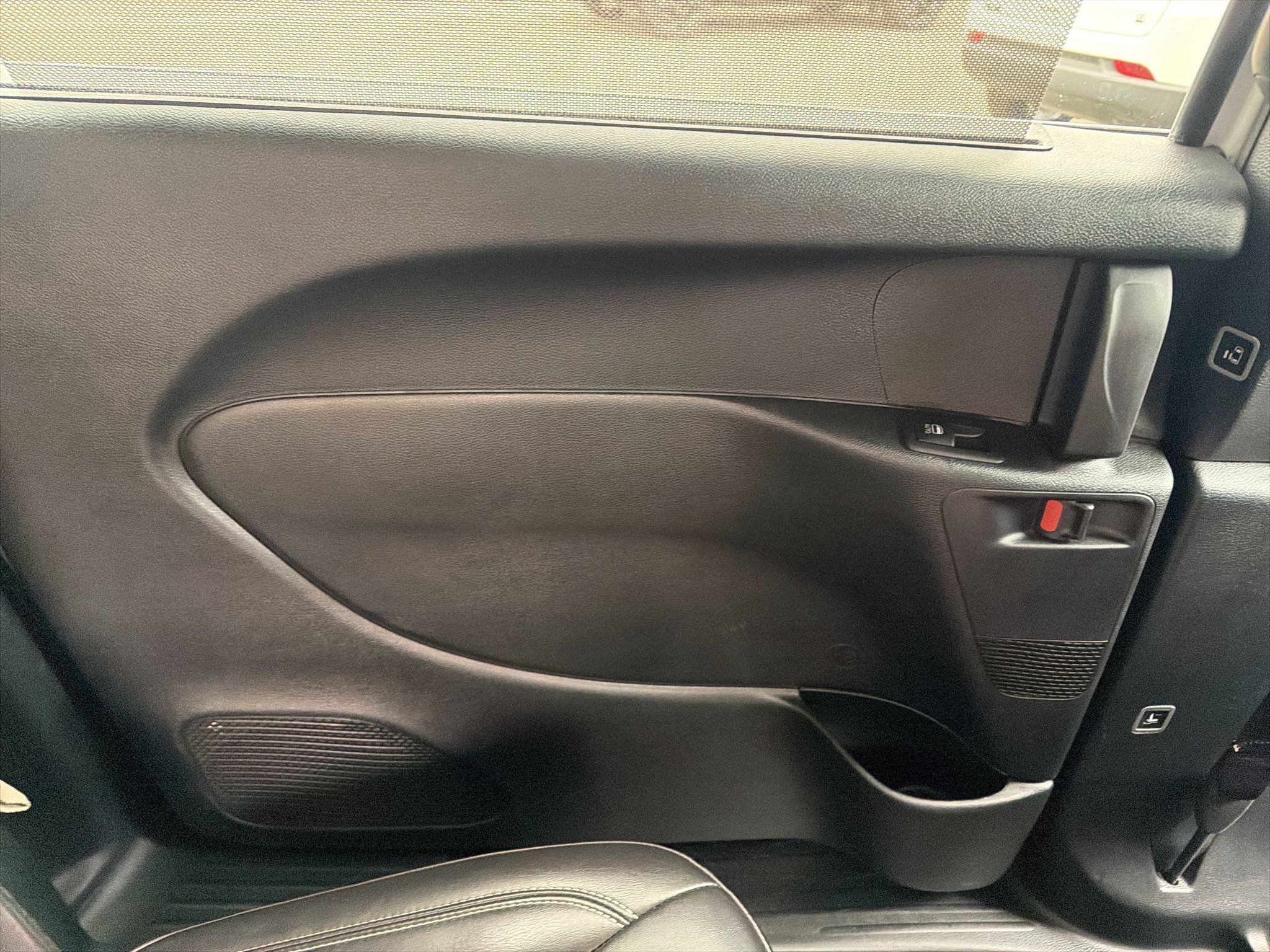 Used 2025 Chrysler Pacifica Select FWD image 23