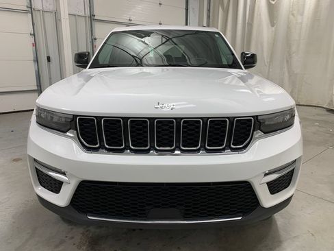 Used 2023 Jeep Grand Cherokee Limited AWD/4WD image 29