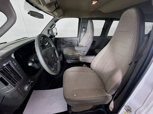 Used 2017 Chevrolet Express 2500 LT w/ LT Preferred Equipment Group RWD image 23