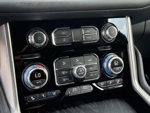 Used 2021 GMC Yukon Denali w/ Denali Premium Package AWD/4WD image 25