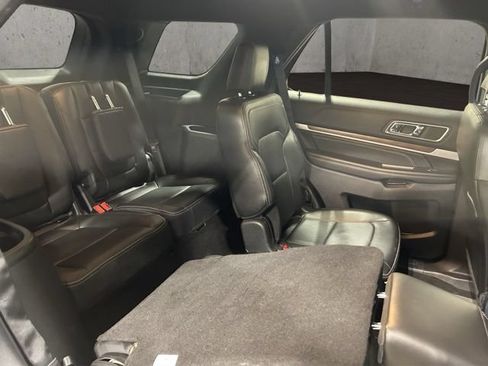Used 2018 Ford Explorer Limited w/ Equipment Group 301A AWD/4WD image 21