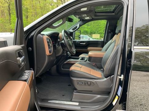Used 2023 Chevrolet Silverado 2500 High Country w/ LPO, Dark Essentials Package AWD/4WD image 29