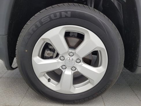 Used 2019 Jeep Compass Latitude AWD/4WD image 31