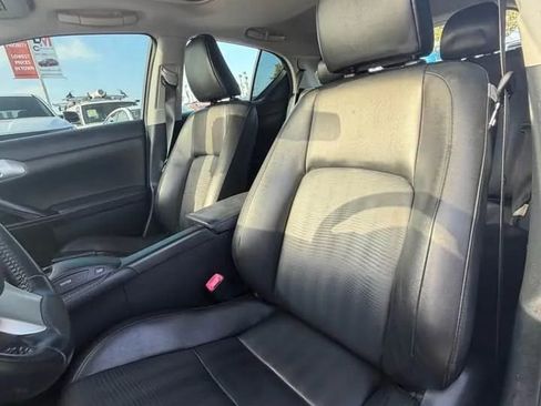 Used 2011 Lexus CT 200h Premium w/ Premium Audio Pkg FWD image 7