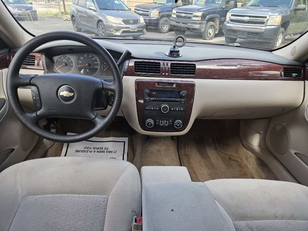 Used 2009 Chevrolet Impala LT FWD image 10