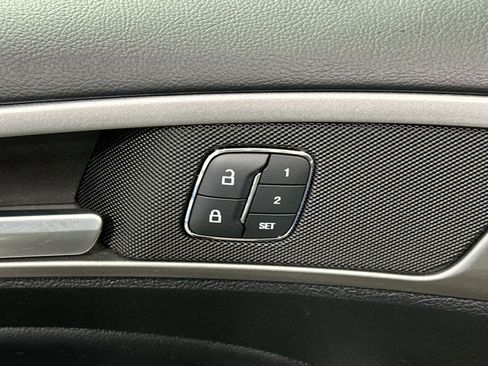 Used 2019 Ford Fusion SEL image 17