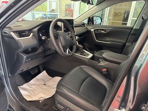 Used 2023 Toyota RAV4 XLE Premium FWD image 30