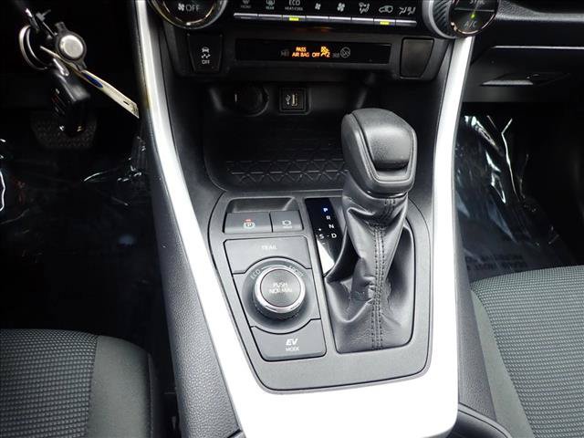 Used 2024 Toyota RAV4 LE AWD/4WD image 19