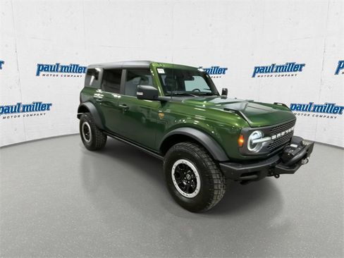 Used 2022 Ford Bronco Badlands image 3