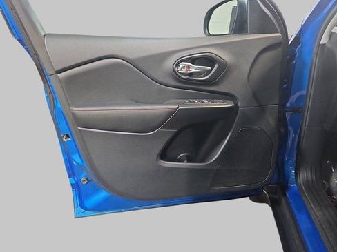 Used 2021 Jeep Cherokee Trailhawk w/ Trailer Tow Group image 30