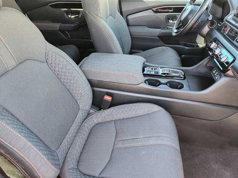 Used 2023 Honda Pilot Sport image 15