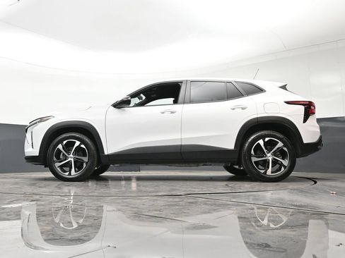 Used 2024 Chevrolet Trax RS FWD image 25