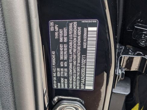 Used 2025 Porsche Macan image 30