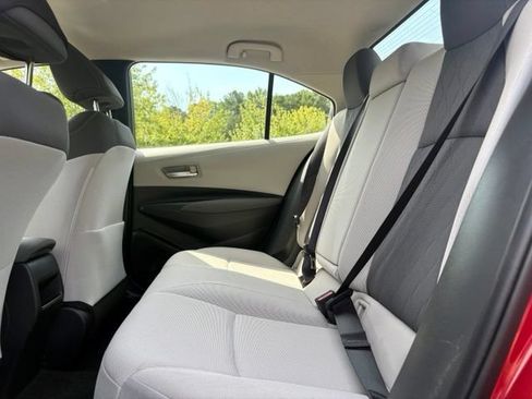 Used 2020 Toyota Corolla LE FWD image 27