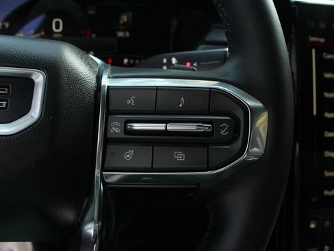 Used 2026 GMC Acadia Elevation w/ Elevation Premium Package FWD image 31
