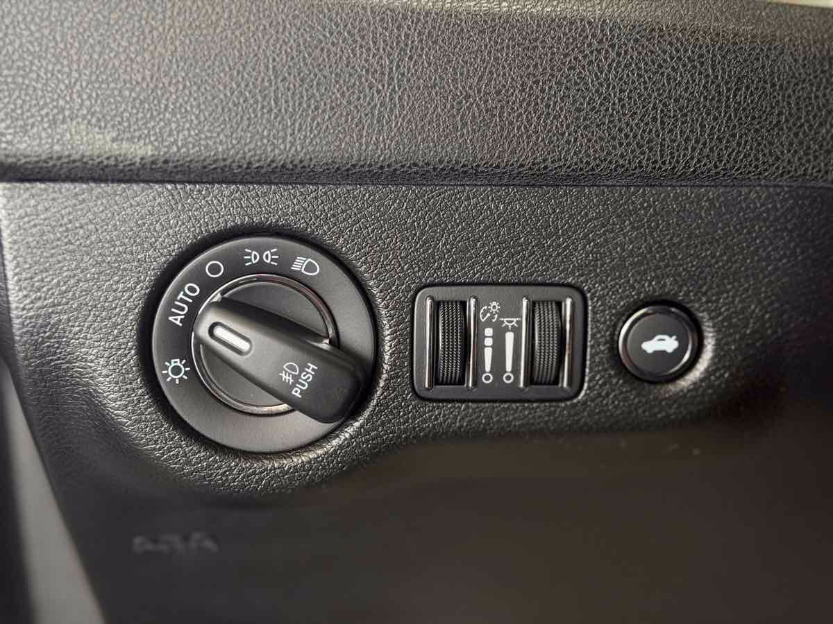 Used 2023 Chrysler 300 Touring L w/ Safetytec Plus Group RWD image 45