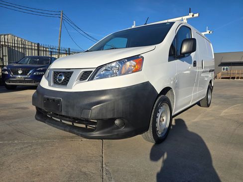 Used 2019 Nissan NV200 S image 2