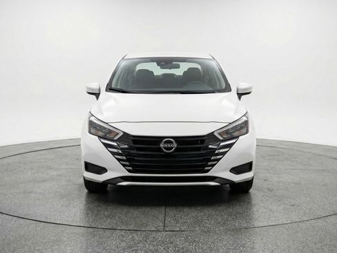Used 2025 Nissan Versa SV FWD image 2