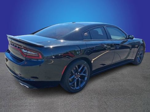 Used 2019 Dodge Charger SXT w/ Plus Group RWD image 4