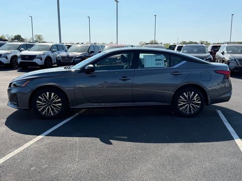 New 2026 Nissan Altima 2.5 SV FWD image 7