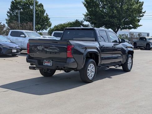 Used 2025 Toyota Tacoma SR5 AWD/4WD image 5