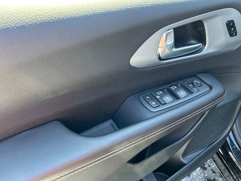 New 2026 Chrysler Pacifica Limited AWD/4WD image 25