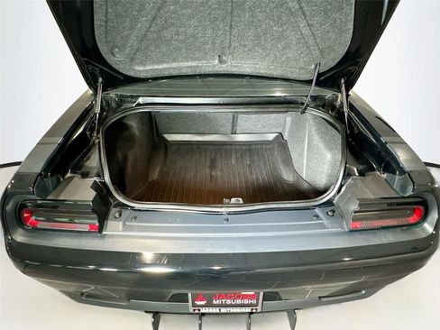 Used 2016 Dodge Challenger R/T Scat Pack RWD image 18