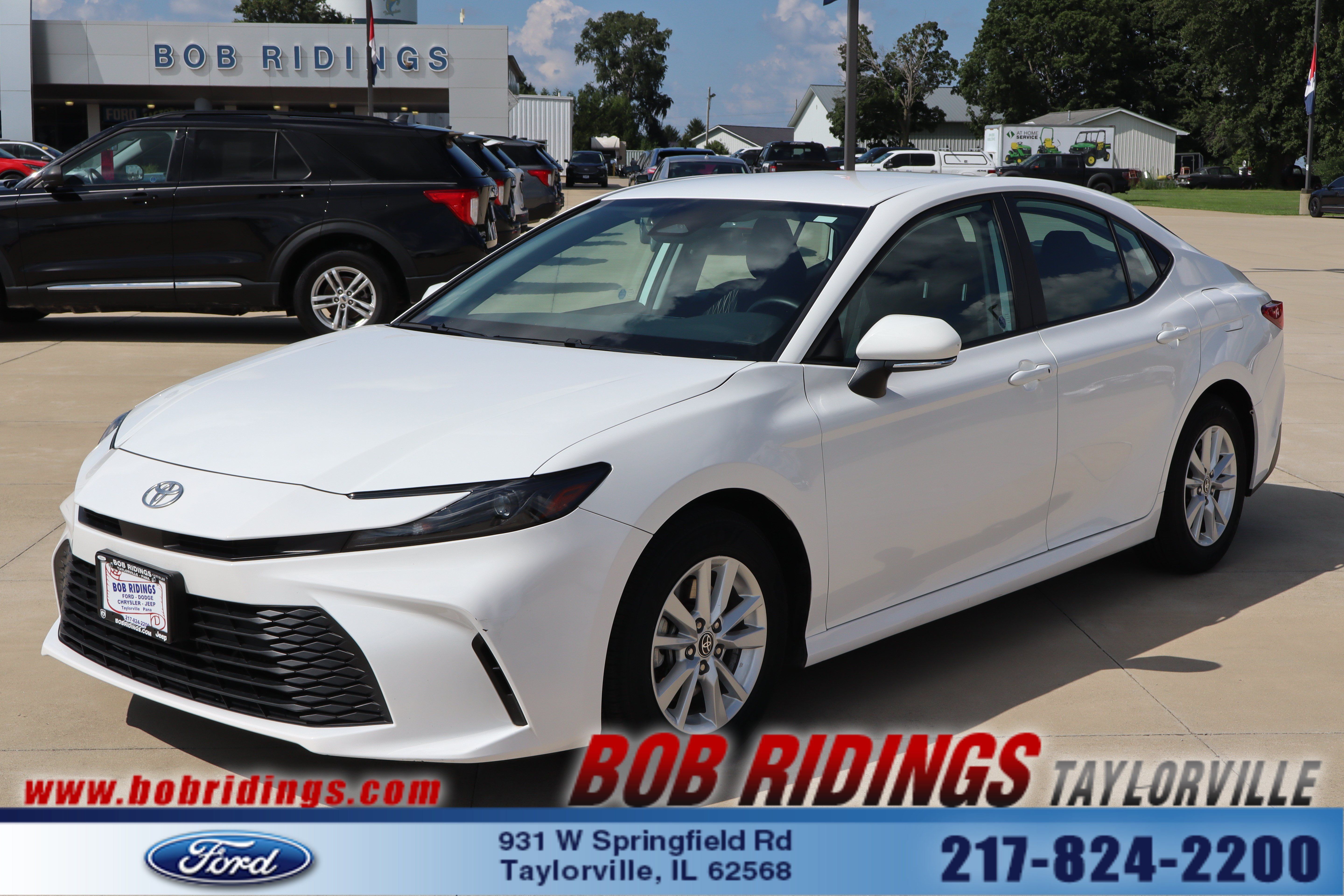 Used 2025 Toyota Camry LE FWD image 1
