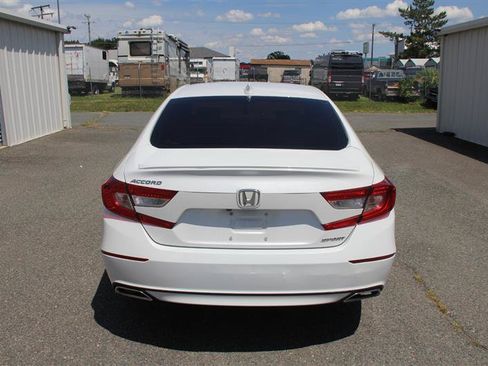 Used 2018 Honda Accord Sport image 6