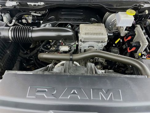 Used 2019 RAM 1500 Laramie AWD/4WD image 41
