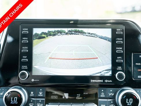 Used 2022 Toyota Highlander XLE FWD image 23