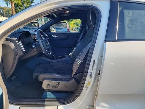 Used 2023 Volvo C40 P8 Recharge Plus w/ Protection Package Premier AWD/4WD image 8