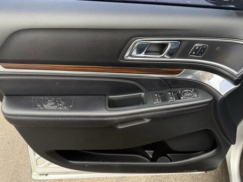 Used 2016 Ford Explorer Limited w/ Equipment Group 301A image 11