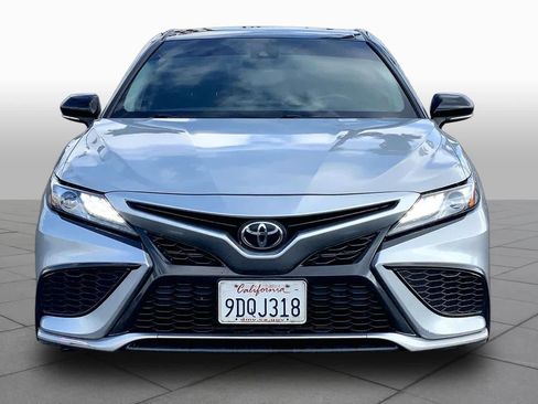 Used 2022 Toyota Camry XSE FWD image 3