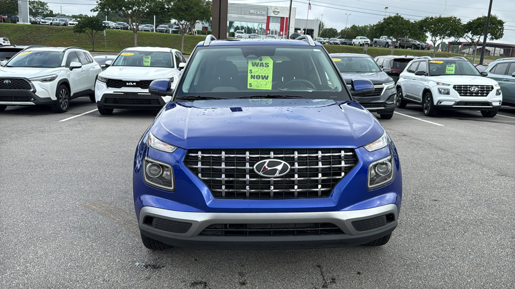 Used 2026 Hyundai Venue SEL FWD image 2