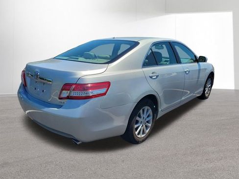Used 2011 Toyota Camry XLE w/ XLE Extra-Value Pkg #2 FWD image 14