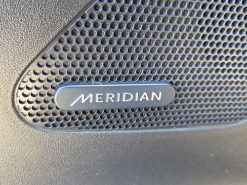 Used 2019 Jaguar F-PACE S image 18